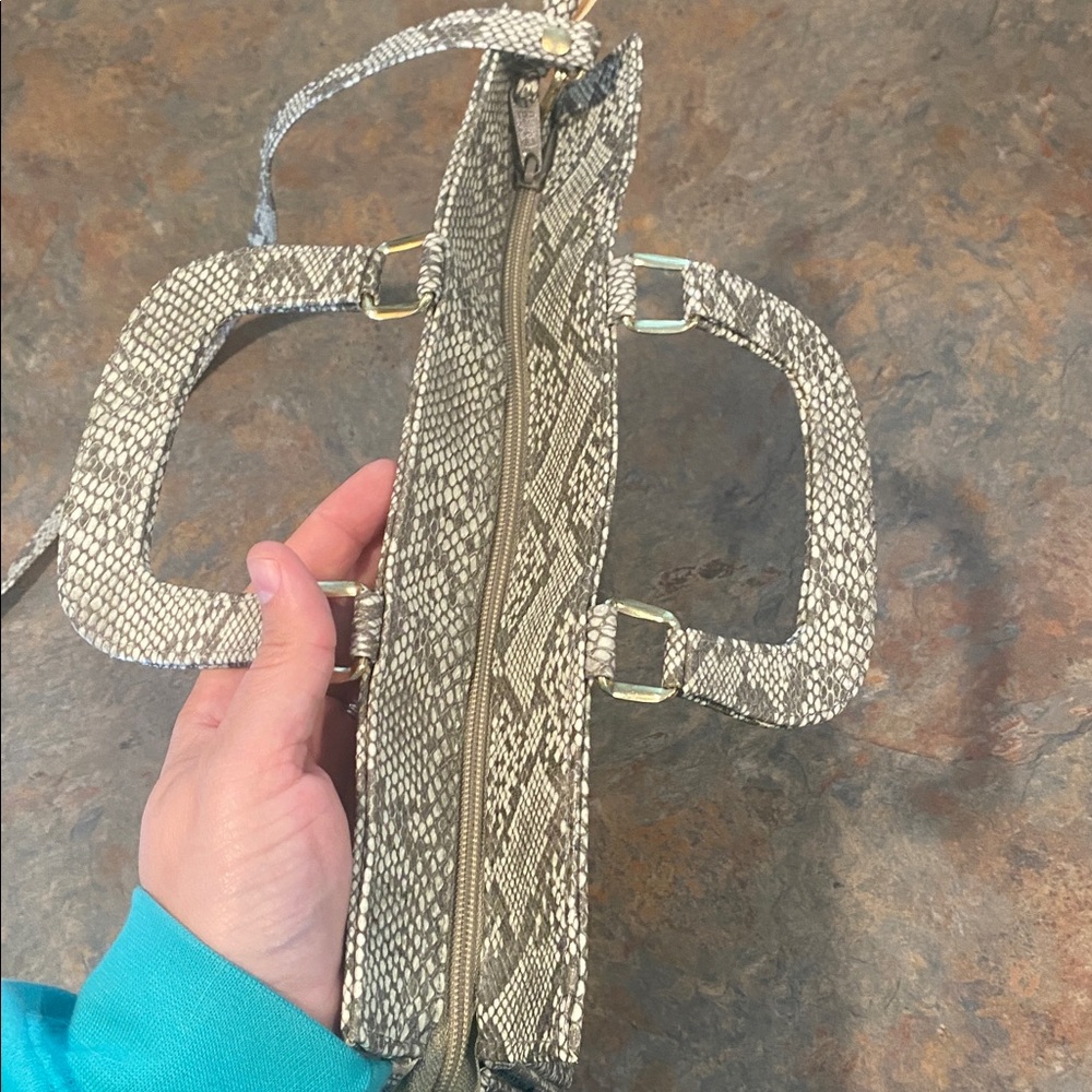 Stylish Snakeskin Patterned Women's Bag NWOT - Picture 6 of 8